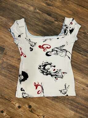Vintage 90s Pin-Up Girl Graphic Print Square Neck Short Sleeve Top
